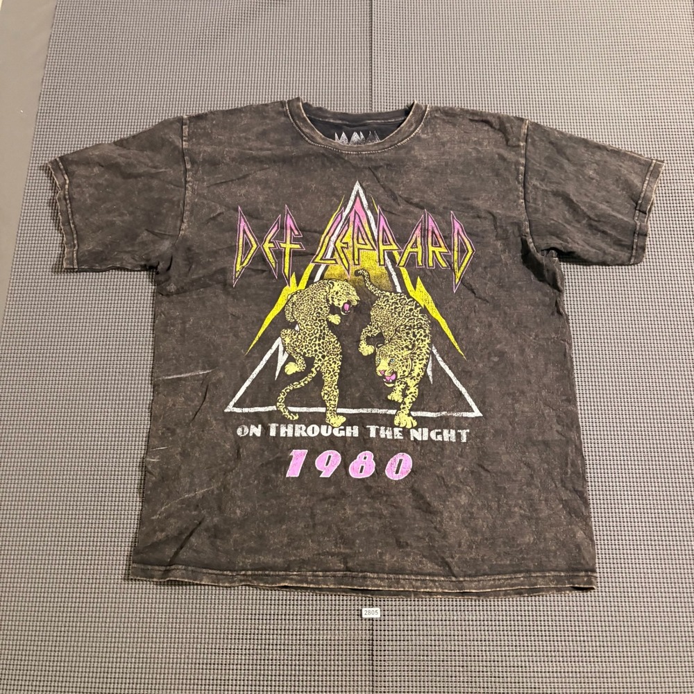 Def Leppard On Through The Night 1980 Graphic T-Shirt Gray Acid Wash Size L